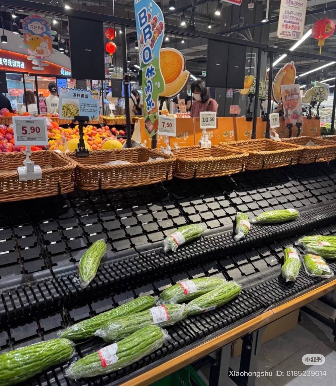 Siêu thị Trung Quốc trước siêu bão Ragasa: Kệ hàng trống trơn nhưng 3 loại rau vẫn "ế chỏng chơ", netizen thắc mắc lý do- Ảnh 7. Siêu thị Trung Quốc trước siêu bão Ragasa: Kệ hàng trống trơn nhưng 3 loại rau vẫn "ế chỏng chơ", netizen thắc mắc lý do- Ảnh 7.