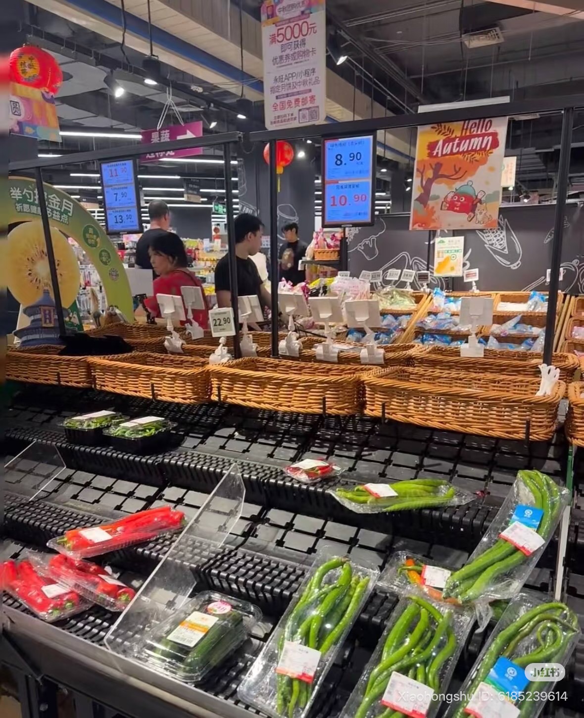 Siêu thị Trung Quốc trước siêu bão Ragasa: Kệ hàng trống trơn nhưng 3 loại rau vẫn "ế chỏng chơ", netizen thắc mắc lý do- Ảnh 8. Siêu thị Trung Quốc trước siêu bão Ragasa: Kệ hàng trống trơn nhưng 3 loại rau vẫn "ế chỏng chơ", netizen thắc mắc lý do- Ảnh 8.