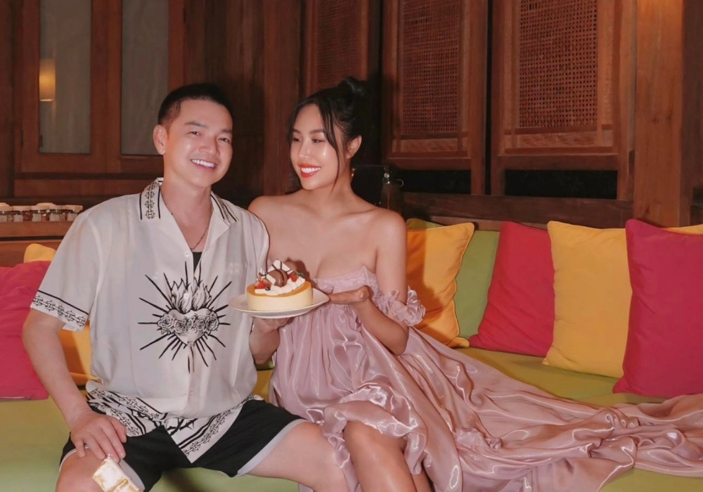 Sao nam U70 "lão hóa ngược", trẻ như thanh niên: Hạnh phúc bên vợ kém 37 tuổi- Ảnh 8.