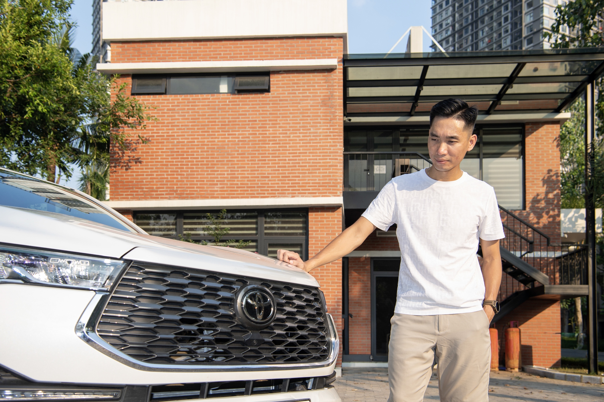 Bán GX 470 đổi Innova Cross HEV xuyên Việt 6.000km cùng 3 thế hệ, người dùng chia sẻ: ‘Bố 82 tuổi, mẹ đau chân vẫn ngồi thoải mái’- Ảnh 23.