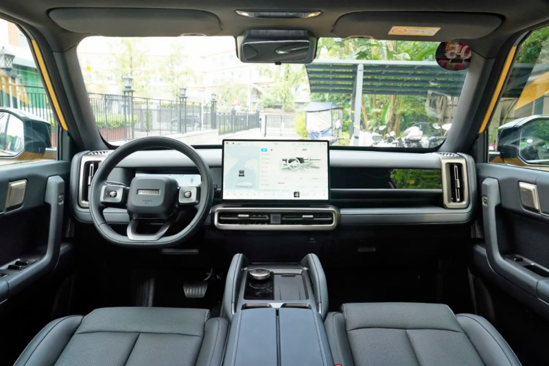 Hãng xe xây nhà máy 20.000 tỷ tại Việt Nam có SUV địa hình 'bản sao' Land Rover Defender mà giá bằng 1/5- Ảnh 4. Hãng xe xây nhà máy 20.000 tỷ tại Việt Nam có SUV địa hình 'bản sao' Land Rover Defender mà giá bằng 1/5- Ảnh 4.