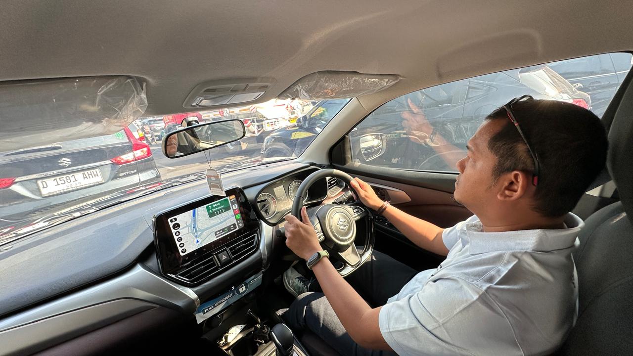 Test thực tế cả tắc đường cho thấy Suzuki Fronx hybrid tiết kiệm hơn bản xăng thế nào: Đạp ga không nể nang, 400km để ra thêm bát phở- Ảnh 5. Test thực tế cả tắc đường cho thấy Suzuki Fronx hybrid tiết kiệm hơn bản xăng thế nào: Đạp ga không nể nang, 400km để ra thêm bát phở- Ảnh 5.