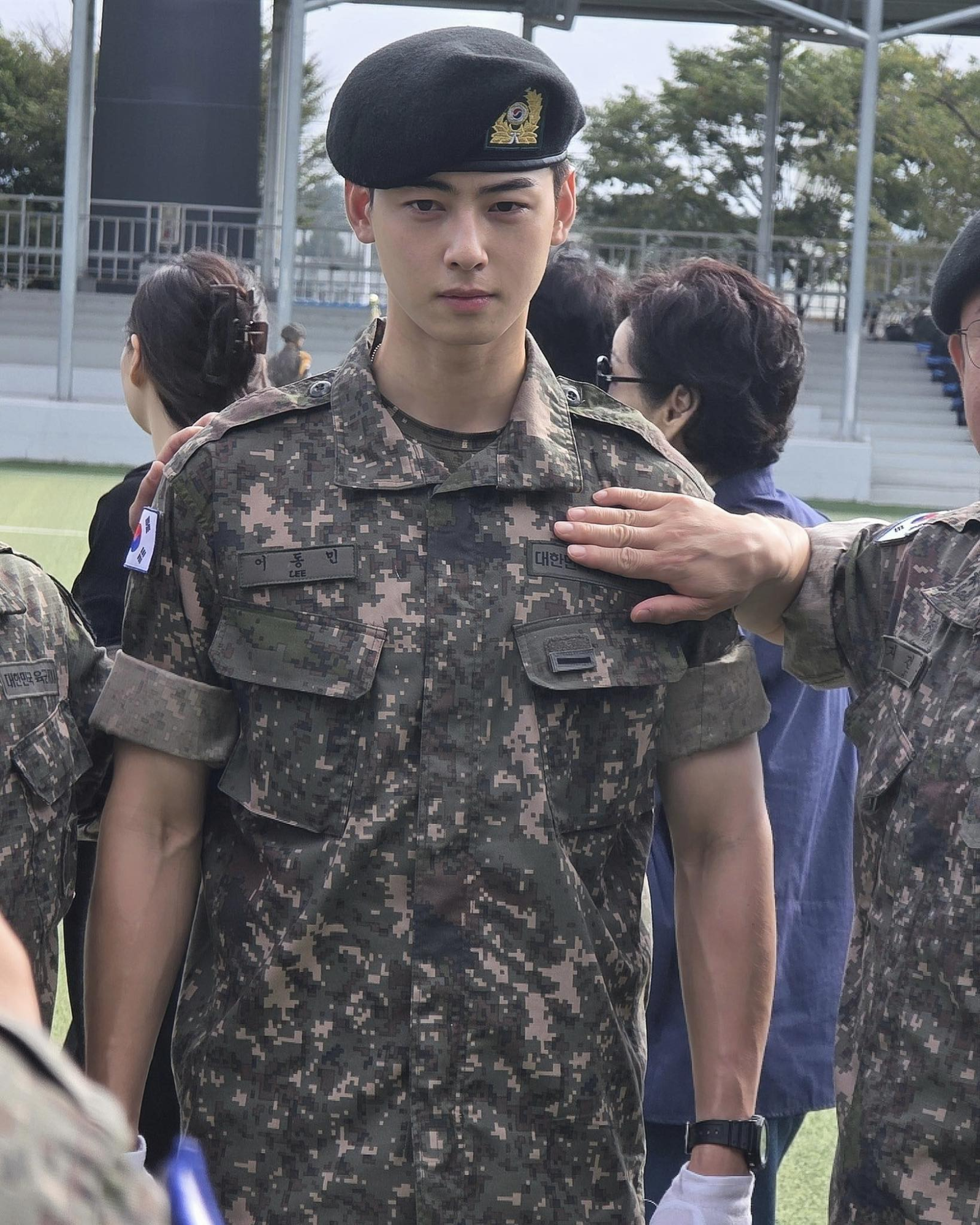 "Tổng tài hàng real" sở hữu nhan sắc 10 năm sau không ai đọ nổi, kém cỏi bất tài cũng được tha thứ- Ảnh 6.