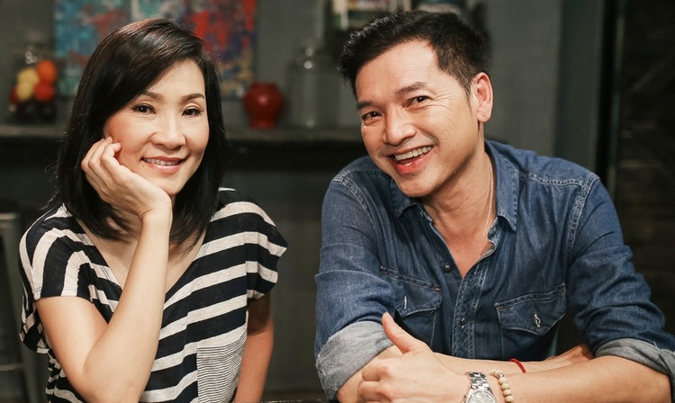 Sao nam U70 "lão hóa ngược", trẻ như thanh niên: Hạnh phúc bên vợ kém 37 tuổi- Ảnh 2.