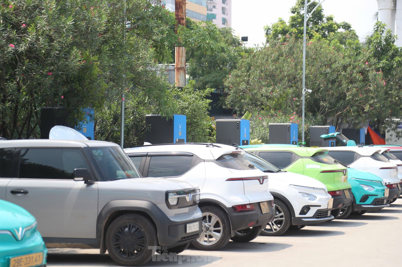 Siết nhi&ecirc;n liệu &ocirc; t&ocirc;: Bước đi tất yếu hướng tới giao th&ocirc;ng xanh- Ảnh 2.