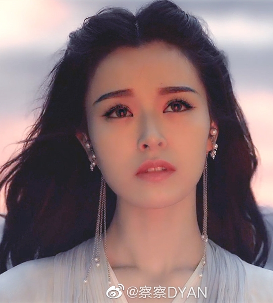 1 cái ngoái đầu của mỹ nhân này đủ làm 10 tòa thành sụp đổ: Đẹp điên đảo chúng sinh, không lẫn vào đâu được- Ảnh 4. 1 cái ngoái đầu của mỹ nhân này đủ làm 10 tòa thành sụp đổ: Đẹp điên đảo chúng sinh, không lẫn vào đâu được- Ảnh 4.