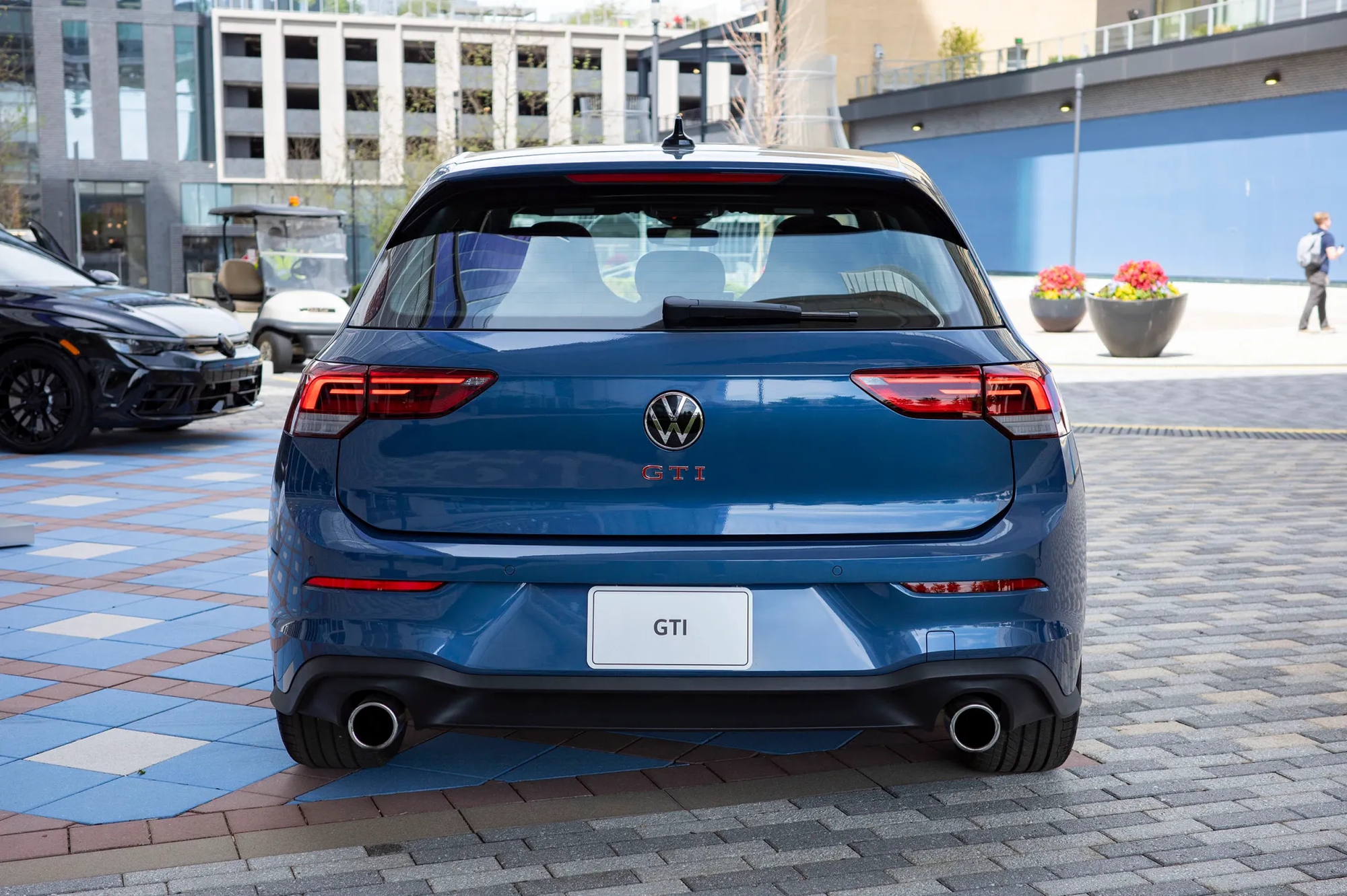 VW Golf lộ diện ở Việt Nam: Là bản giữa và bản tiêu chuẩn, giá khởi điểm chưa đến 800 triệu, có máy hybrid- Ảnh 5.