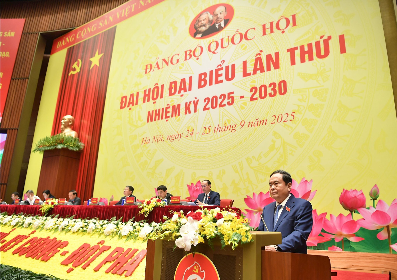 Chủ tịch Quốc hội: Chọn cán bộ 'có lên, có xuống, có vào, có ra'- Ảnh 2. Chủ tịch Quốc hội: Chọn cán bộ 'có lên, có xuống, có vào, có ra'- Ảnh 2.
