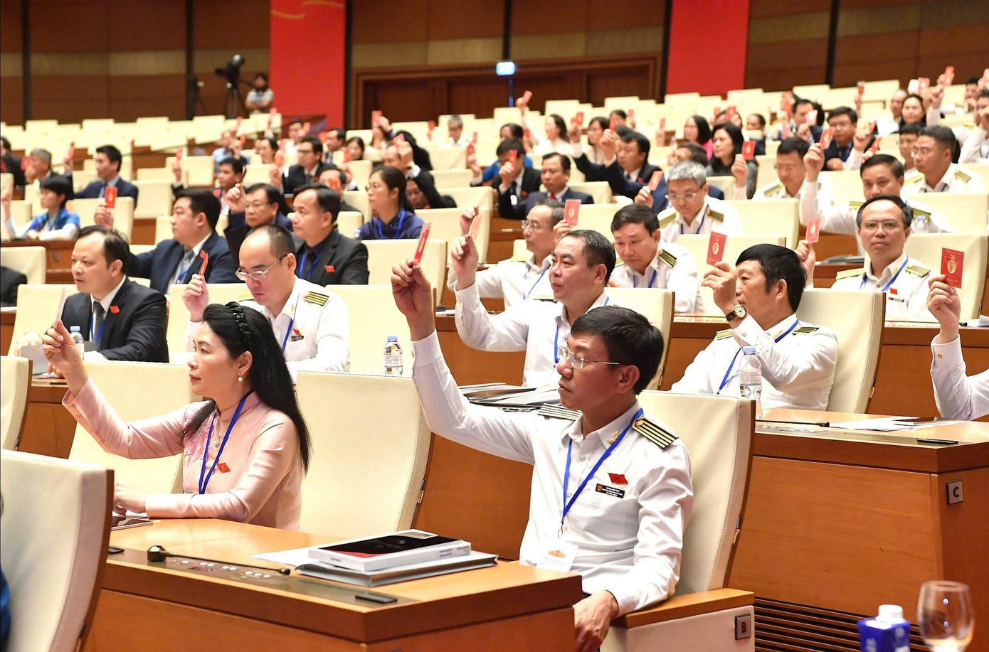 Chủ tịch Quốc hội: Chọn cán bộ 'có lên, có xuống, có vào, có ra'- Ảnh 3. Chủ tịch Quốc hội: Chọn cán bộ 'có lên, có xuống, có vào, có ra'- Ảnh 3.