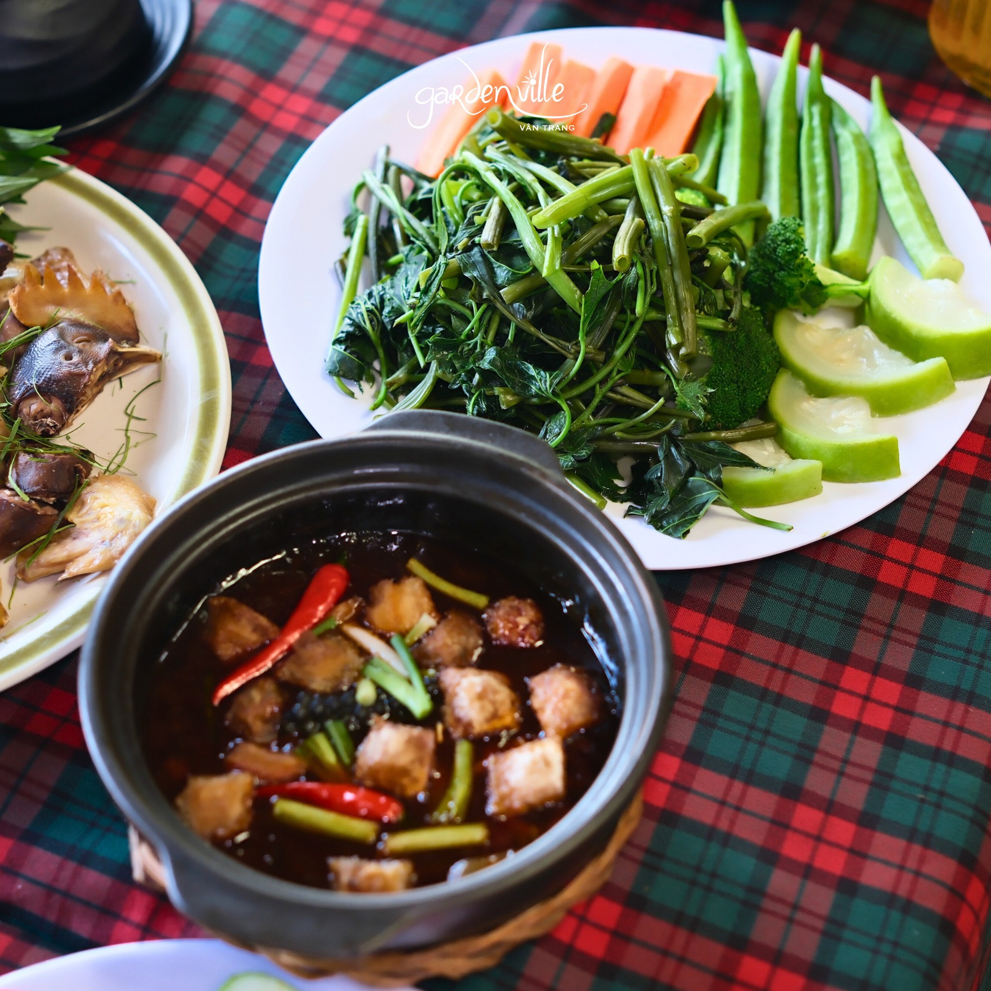 Nữ diễn viên quê Tiền Giang sở hữu cả một khu sinh thái rộng 5 hecta, nhìn cây cối xanh mướt mà ai cũng phải khen: Mẹ 4 con vừa giàu vừa giỏi- Ảnh 12.