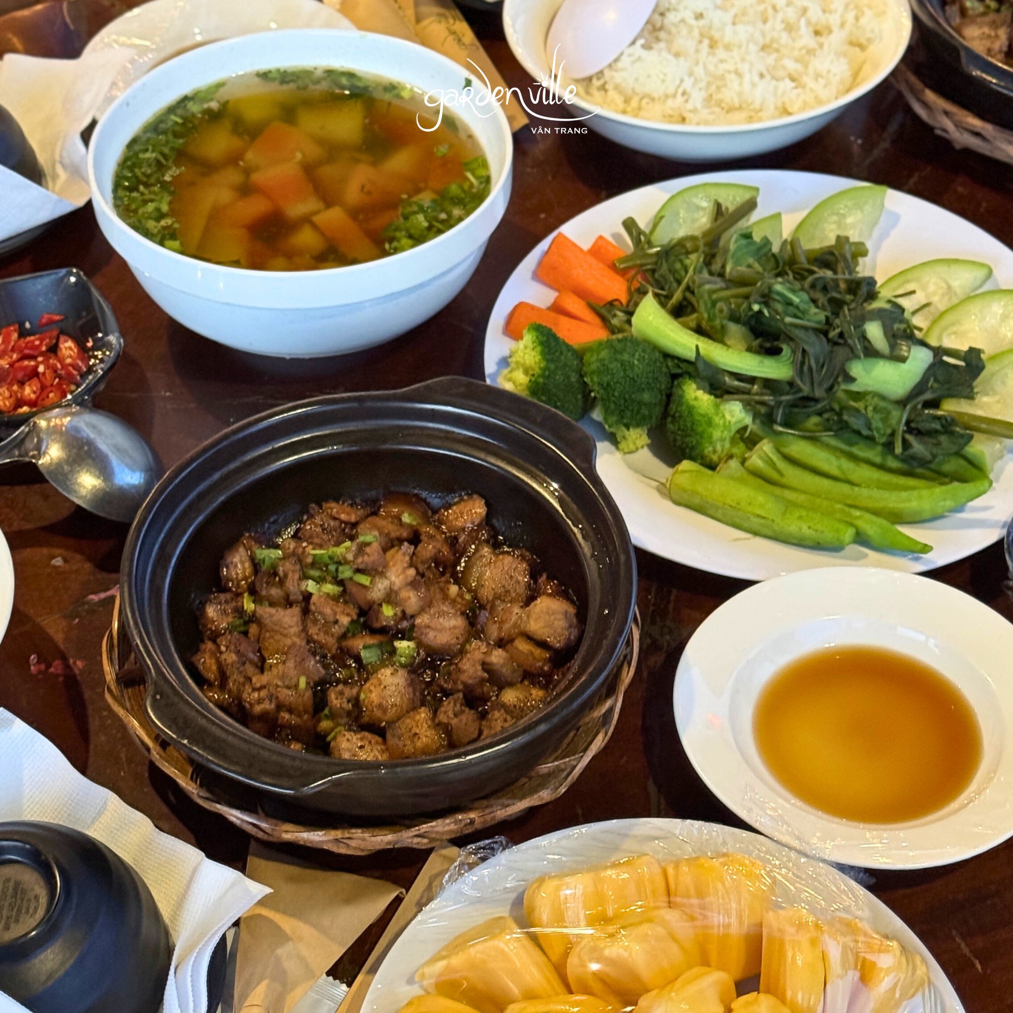 Nữ diễn viên quê Tiền Giang sở hữu cả một khu sinh thái rộng 5 hecta, nhìn cây cối xanh mướt mà ai cũng phải khen: Mẹ 4 con vừa giàu vừa giỏi- Ảnh 10.