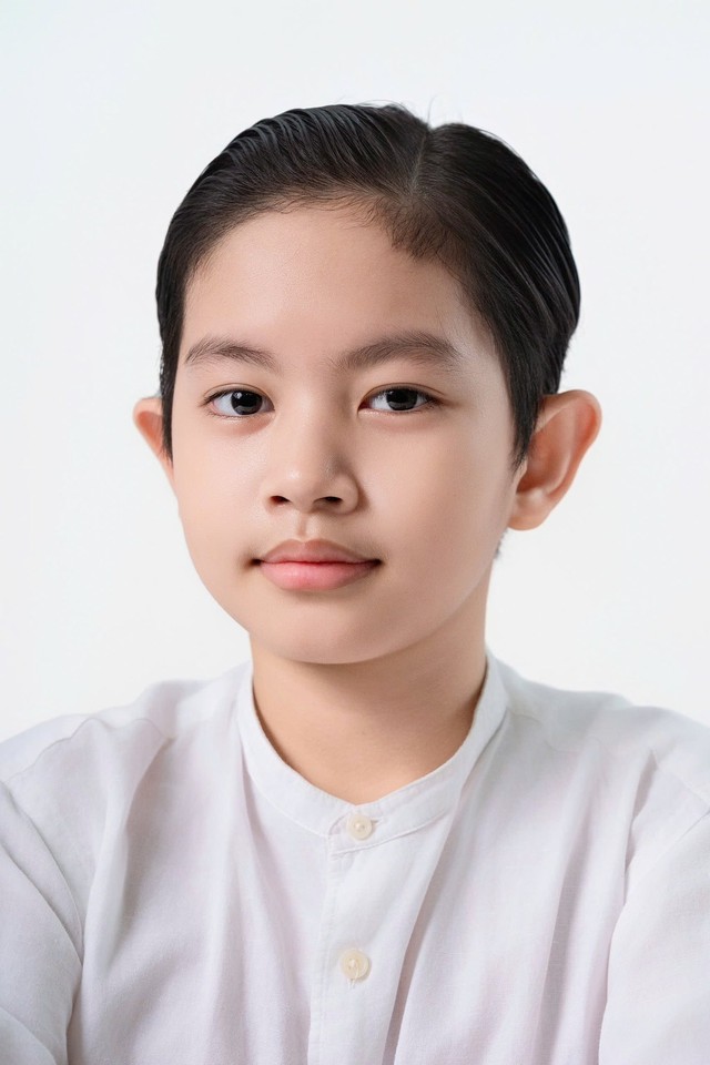 Khánh Thi - Phan Hiển khoe ảnh chân dung của 3 nhóc tỳ, visual cực phẩm cỡ nào mà netizen rần rần: Gen quá đỉnh!- Ảnh 1. Khánh Thi - Phan Hiển khoe ảnh chân dung của 3 nhóc tỳ, visual cực phẩm cỡ nào mà netizen rần rần: Gen quá đỉnh!- Ảnh 1.