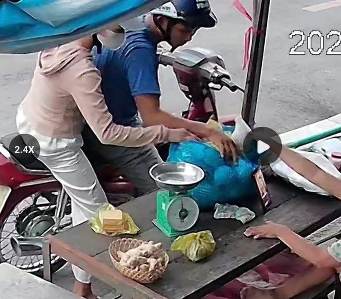 Xót xa hoàn cảnh người phụ nữ khuyết tật bị cướp điện thoại: Sốt bại liệt từ nhỏ; Buồn rầu, không thể ăn uống mà qua đời- Ảnh 1.