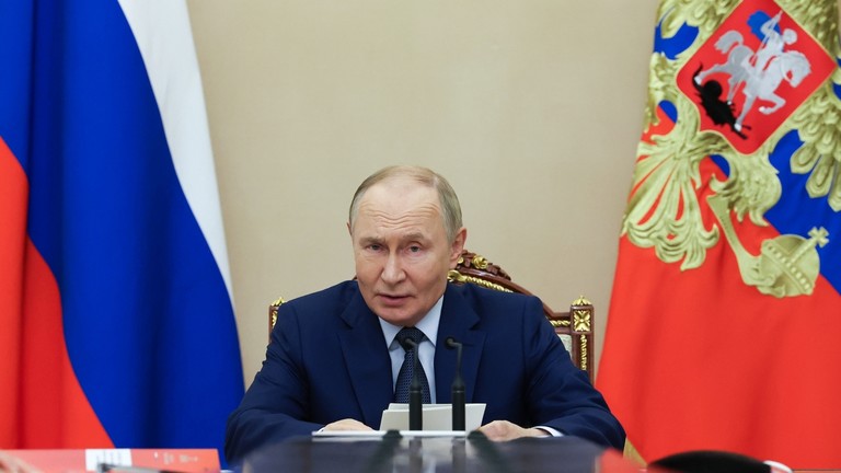 Tổng thống Putin khẳng định Nga sẵn s&agrave;ng đối mặt với mọi mối đe dọa- Ảnh 2.