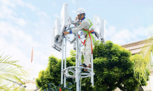 Mất sóng, mất điện: Làm sao để giữ liên lạc giữa tâm bão?- Ảnh 7.