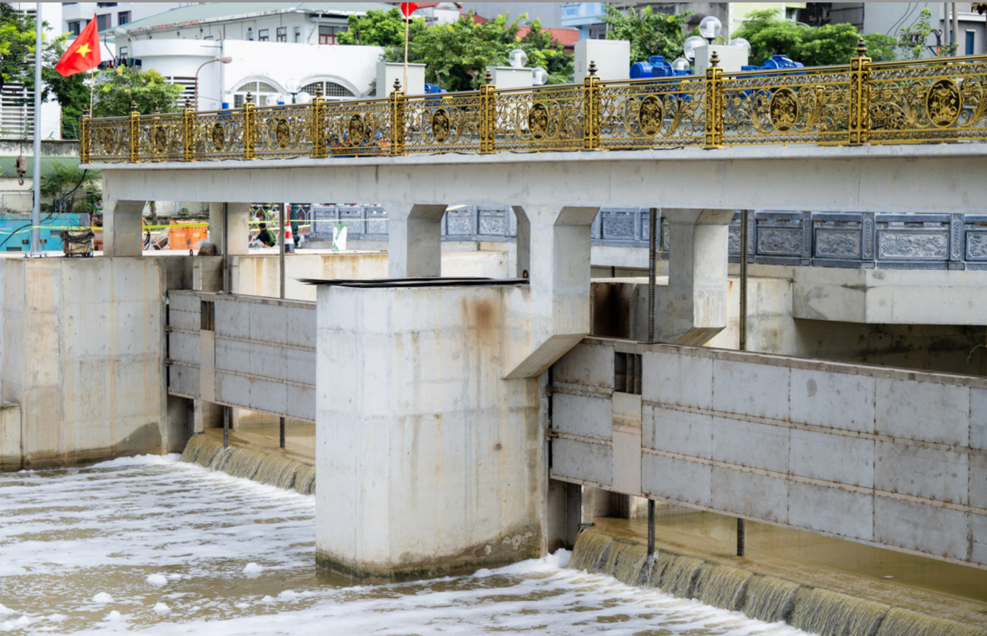 Cận cảnh đập d&acirc;ng đầu ti&ecirc;n mang nguồn nước bổ cập mới cho s&ocirc;ng T&ocirc; Lịch "hồi sinh"- Ảnh 4.
