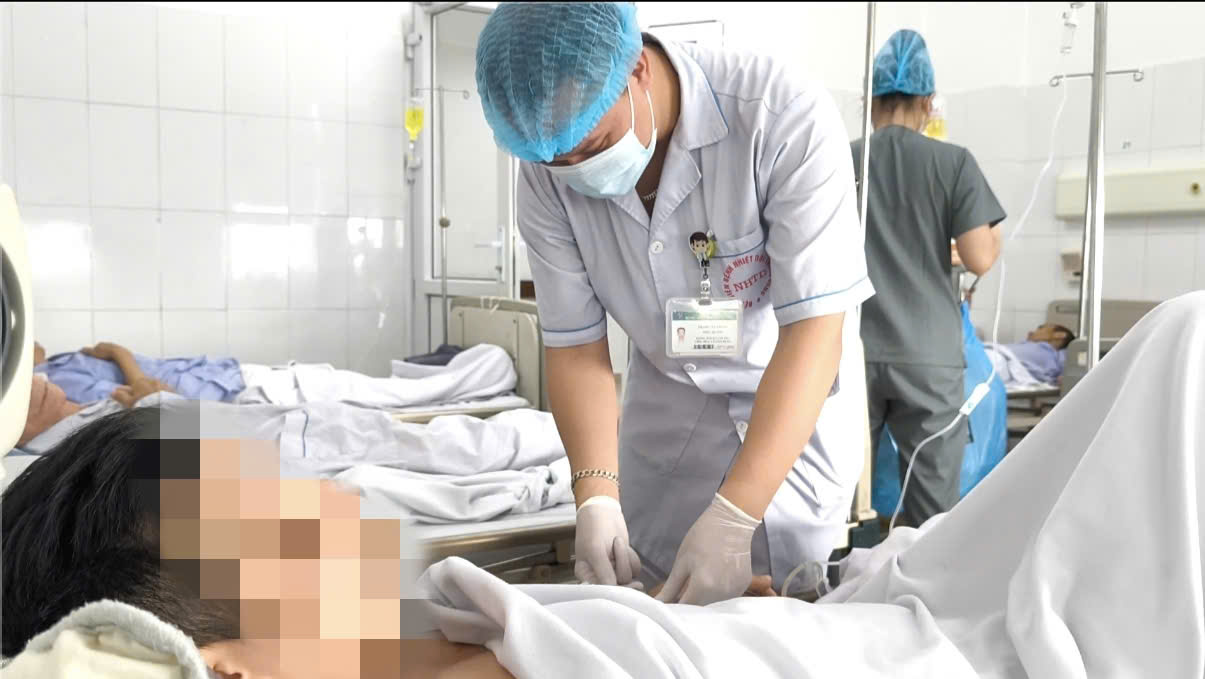 Từ ca mổ cấp cứu sau khi ăn bát bún cá: Bác sĩ chỉ ra 3 điều cần lưu ý