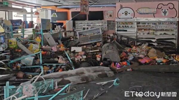 Xót xa cụ bà 87 tuổi bị bùn lũ do siêu bão Ragasa vùi lấp ngay trong nhà, con gái đau đớn: "Thi thể mẹ tôi vẫn còn mắc kẹt bên trong"- Ảnh 3.