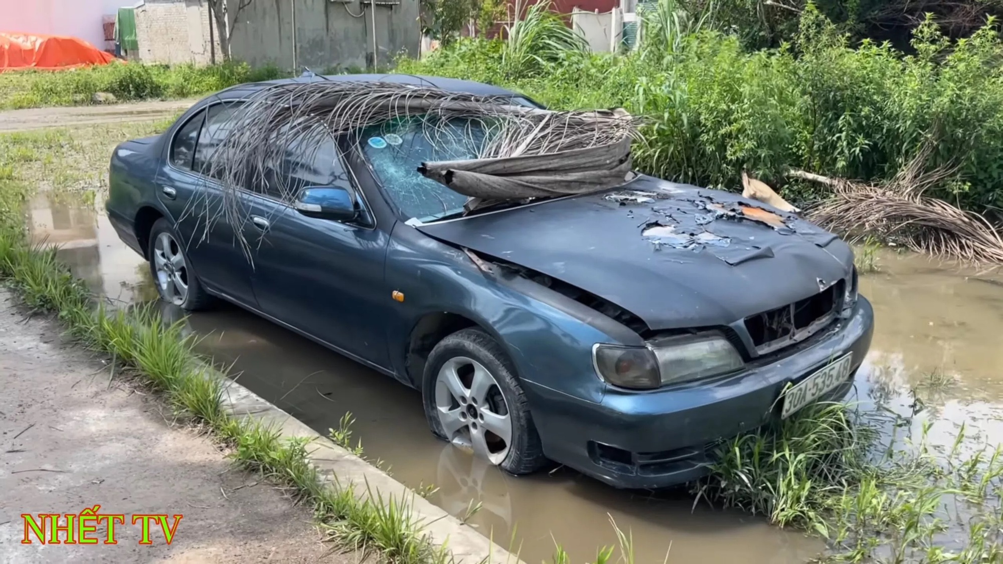 Làm Lamborghini Revuelto từ xe Nissan phế liệu, nhóm YouTuber Quảng Ninh được báo quốc tế ca ngợi: 'Hoàn toàn thuyết phục'- Ảnh 3. Làm Lamborghini Revuelto từ xe Nissan phế liệu, nhóm YouTuber Quảng Ninh được báo quốc tế ca ngợi: 'Hoàn toàn thuyết phục'- Ảnh 3.