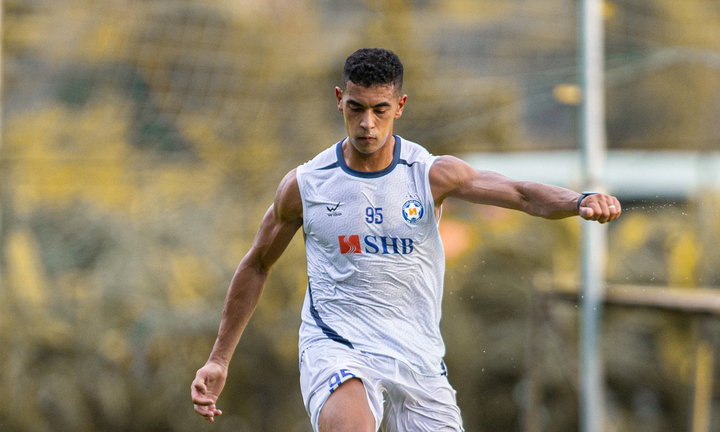 Th&ecirc;m 3 ngoại binh chờ nhập tịch, c&oacute; cơ hội kho&aacute;c &aacute;o tuyển Việt Nam- Ảnh 1.