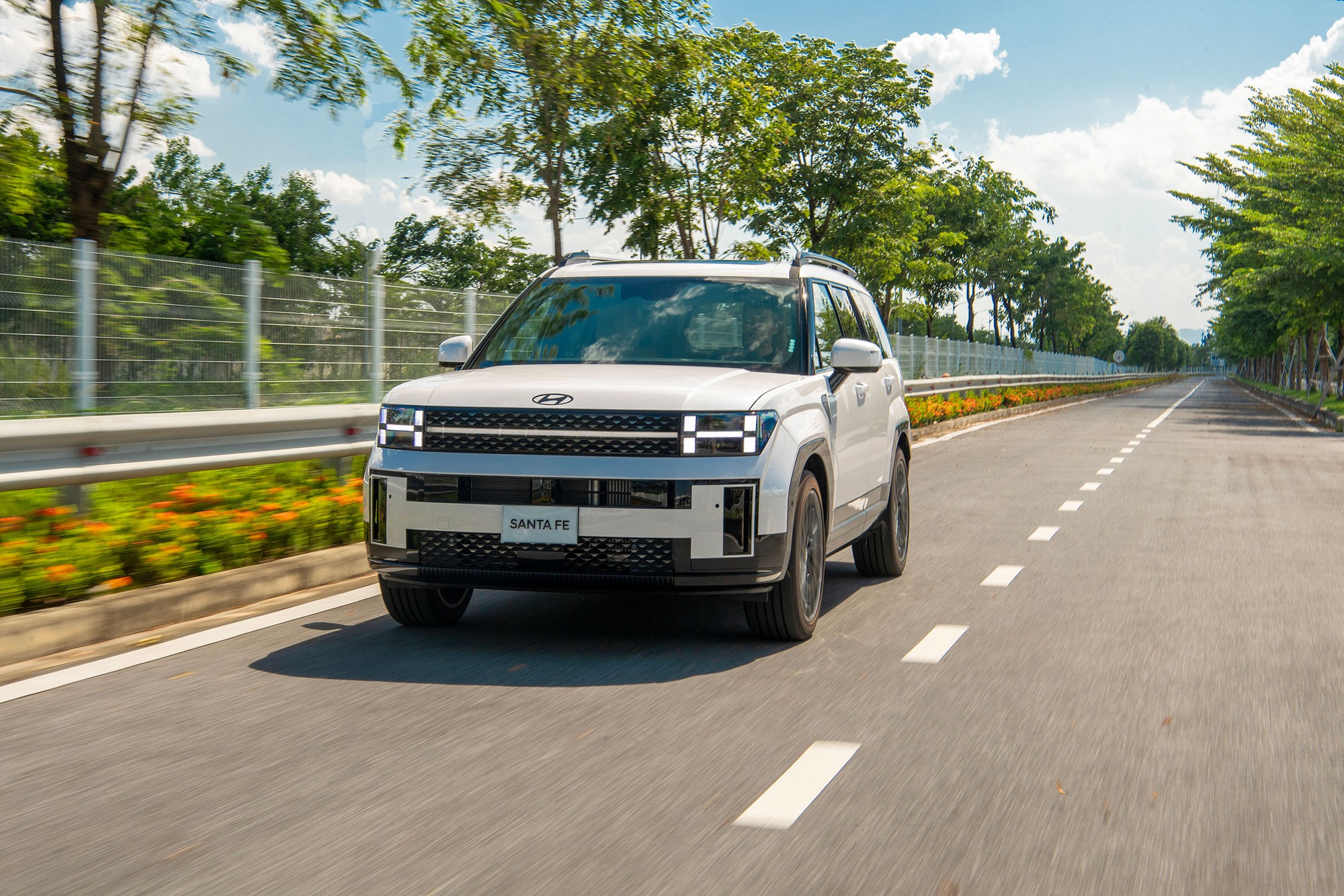 Everest, CR-V, Santa Fe, Carnival, Kodiaq đua tranh giải Xe Gia đình của năm, hạng 1-2 tỷ đồng- Ảnh 4.