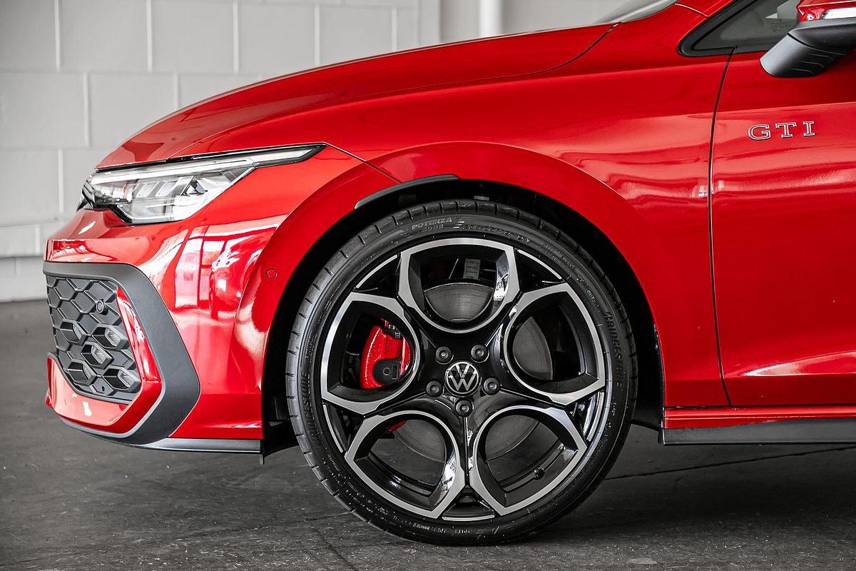 VW Golf lộ diện ở Việt Nam: Là bản giữa và bản tiêu chuẩn, giá khởi điểm chưa đến 800 triệu, có máy hybrid- Ảnh 11.