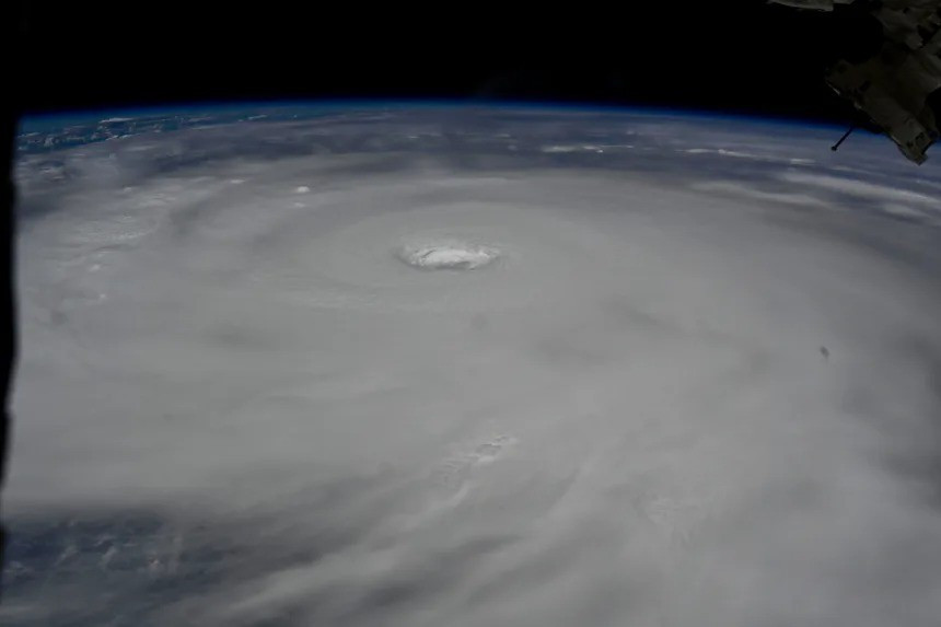 'Lạnh người' với hình ảnh siêu bão Ragasa nhìn từ vệ tinh- Ảnh 3.