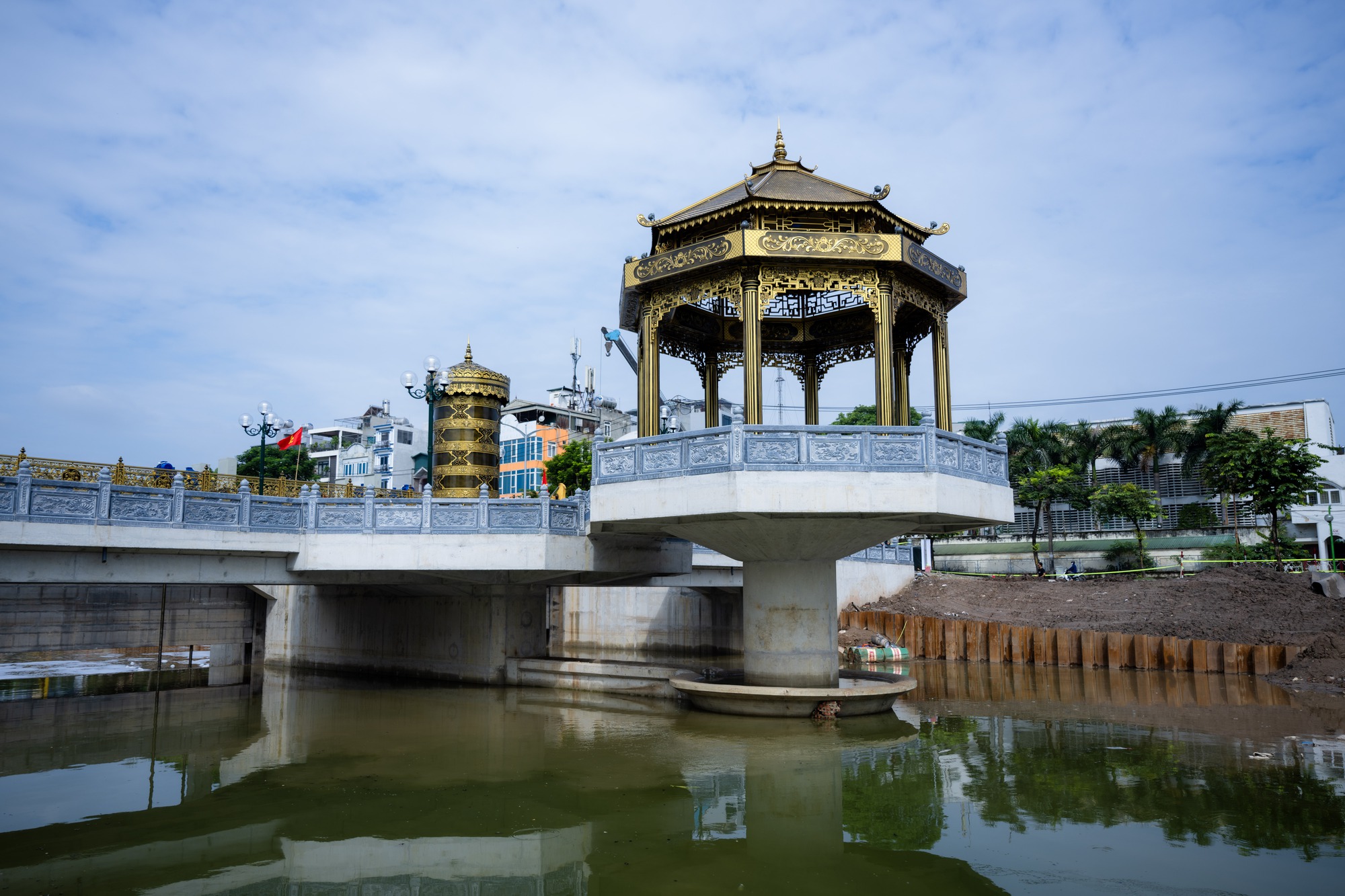 Cận cảnh đập d&acirc;ng đầu ti&ecirc;n mang nguồn nước bổ cập mới cho s&ocirc;ng T&ocirc; Lịch "hồi sinh"- Ảnh 12.