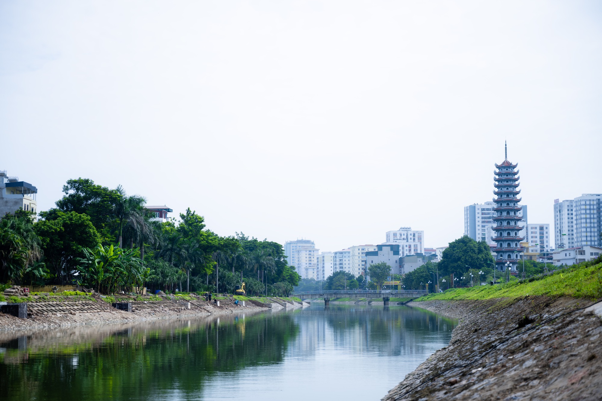 Cận cảnh đập d&acirc;ng đầu ti&ecirc;n mang nguồn nước bổ cập mới cho s&ocirc;ng T&ocirc; Lịch "hồi sinh"- Ảnh 13.