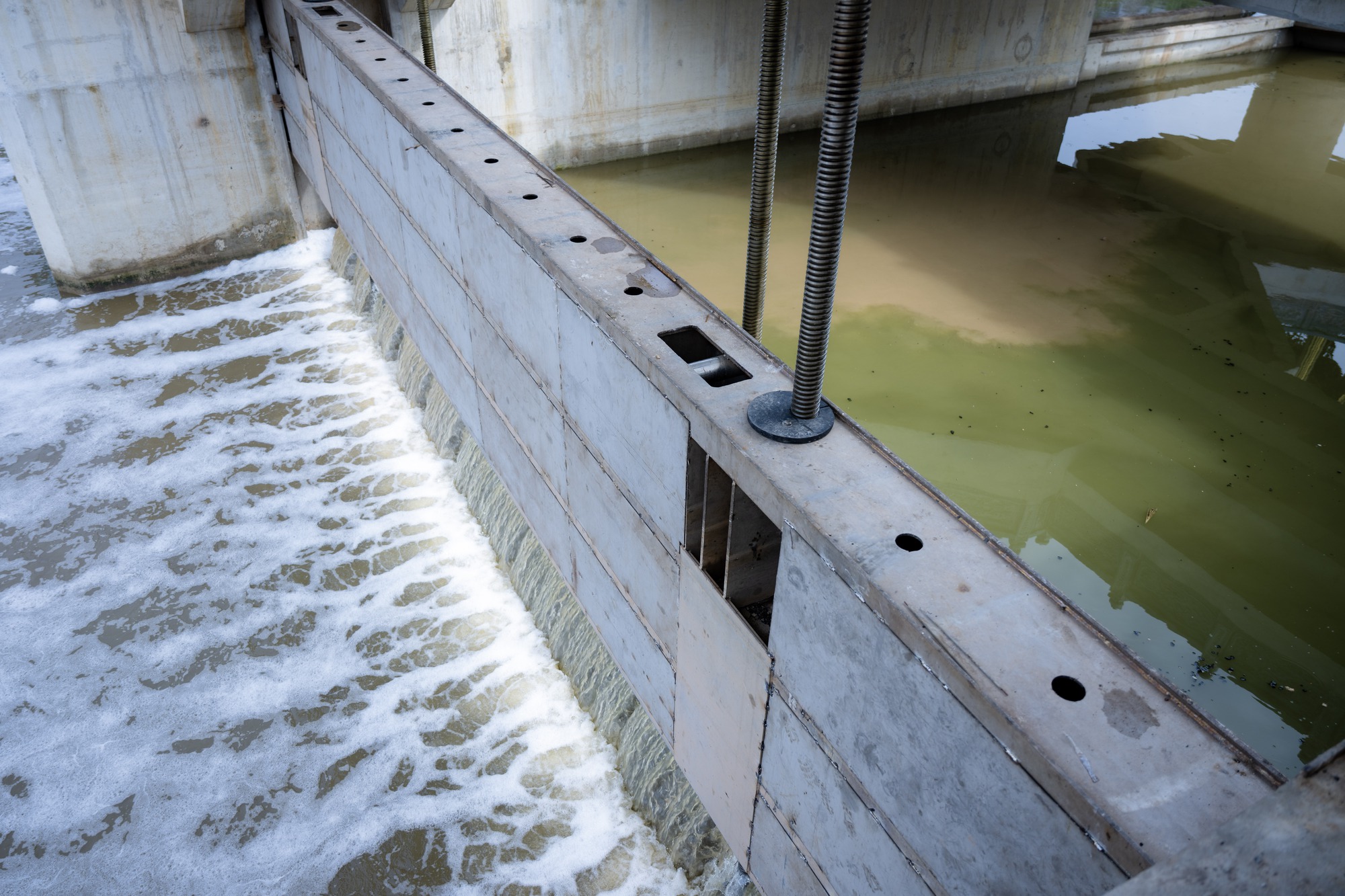 Cận cảnh đập d&acirc;ng đầu ti&ecirc;n mang nguồn nước bổ cập mới cho s&ocirc;ng T&ocirc; Lịch "hồi sinh"- Ảnh 11.