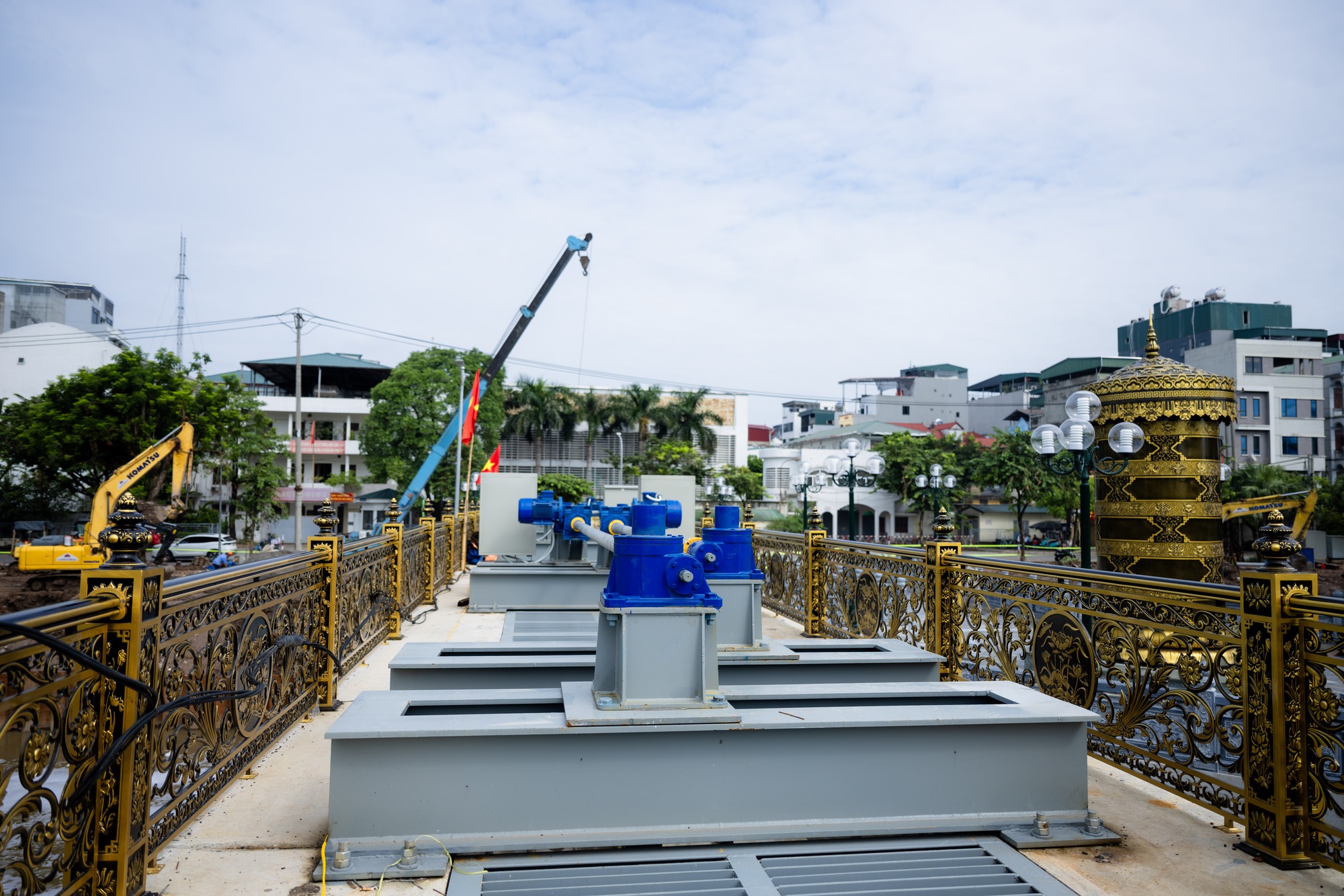 Cận cảnh đập d&acirc;ng đầu ti&ecirc;n mang nguồn nước bổ cập mới cho s&ocirc;ng T&ocirc; Lịch "hồi sinh"- Ảnh 10.