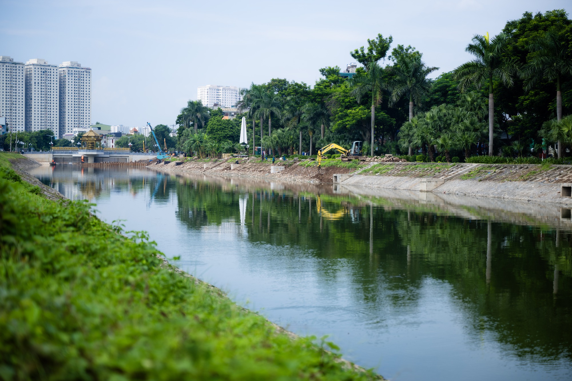 Cận cảnh đập d&acirc;ng đầu ti&ecirc;n mang nguồn nước bổ cập mới cho s&ocirc;ng T&ocirc; Lịch "hồi sinh"- Ảnh 8.
