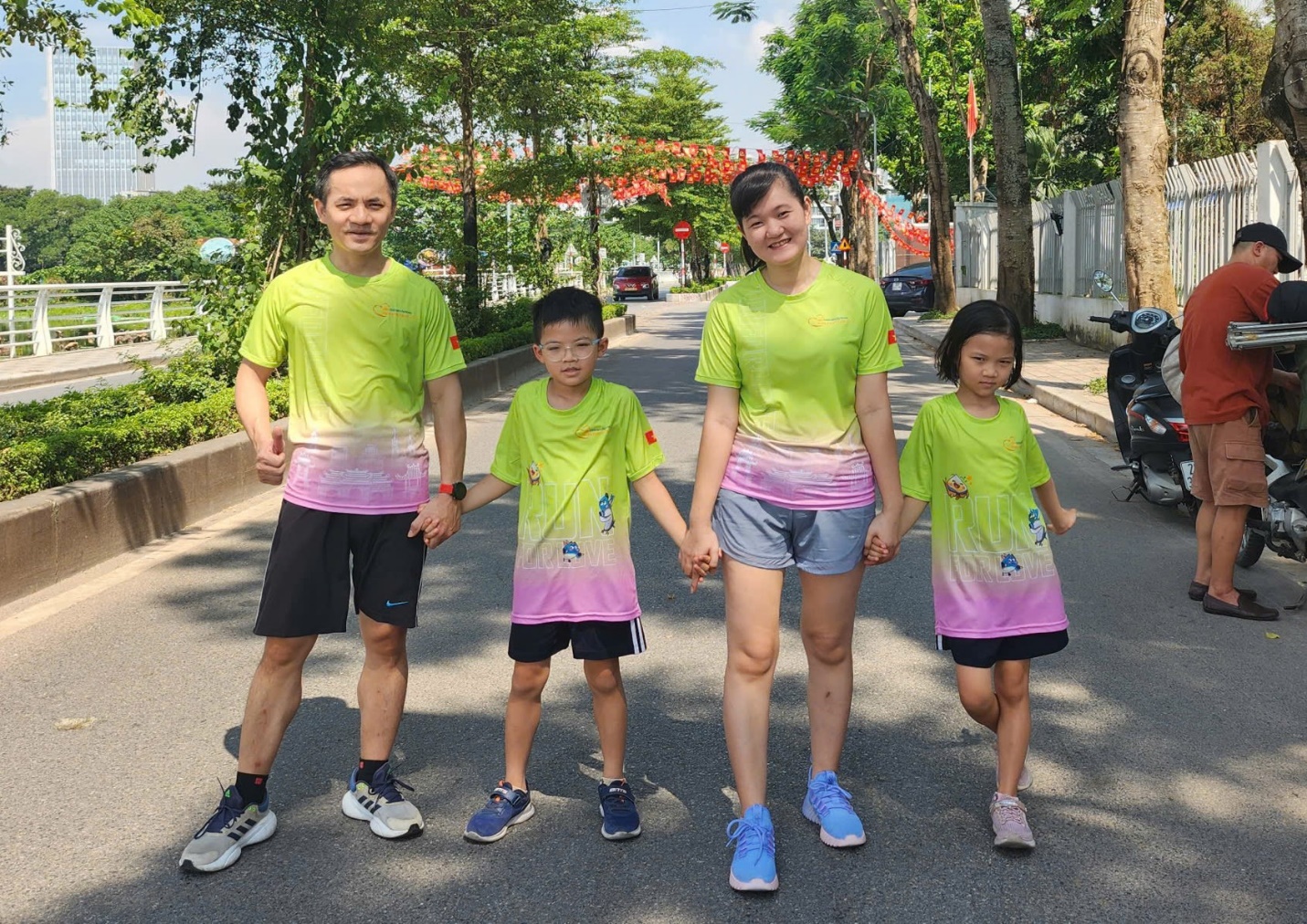 M&oacute;n qu&agrave; Trung thu kh&aacute;c biệt: Chiếc BIB chạm v&agrave;o y&ecirc;u thương- Ảnh 2.