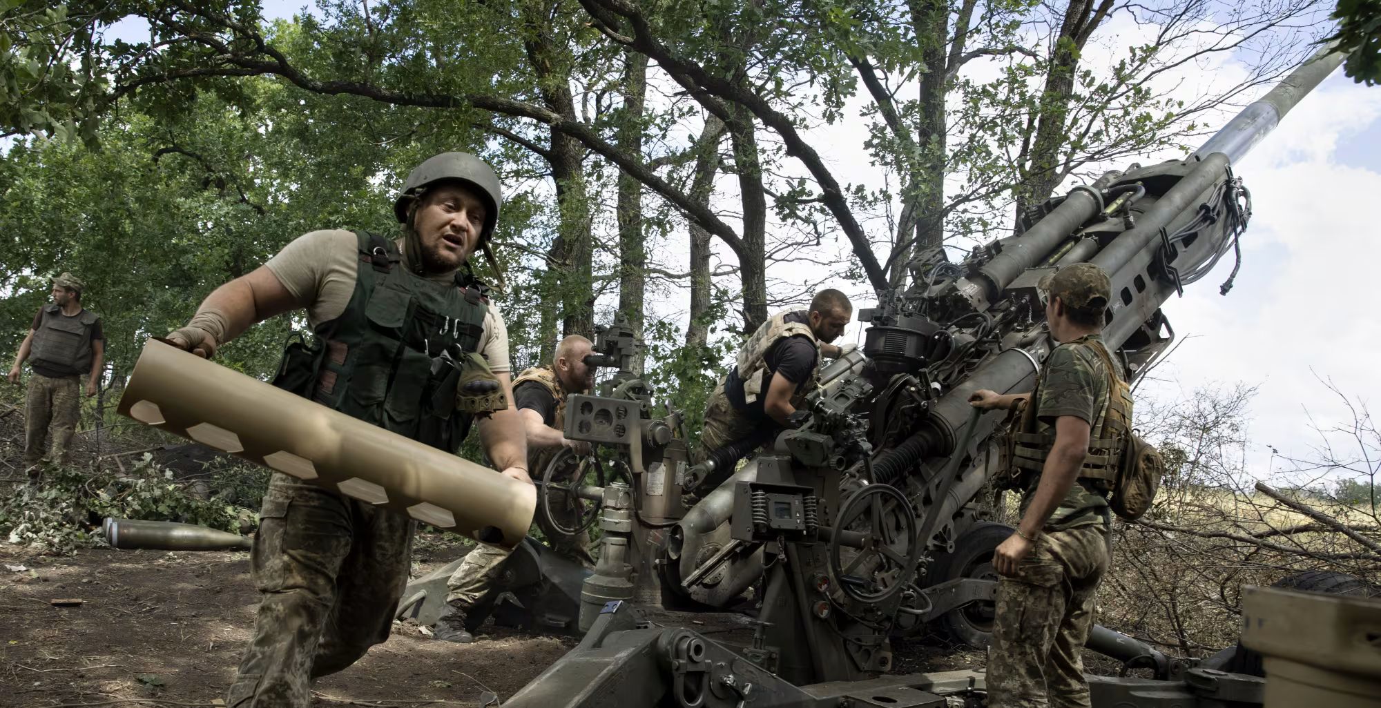 Điểm nóng xung đột ngày 25-9: Hàng loạt hãng vũ khí nước ngoài "bén rễ" tại Ukraine- Ảnh 1. Điểm nóng xung đột ngày 25-9: Hàng loạt hãng vũ khí nước ngoài "bén rễ" tại Ukraine- Ảnh 1.