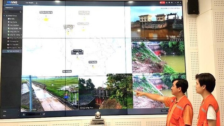 Mất sóng, mất điện: Làm sao để giữ liên lạc giữa tâm bão?- Ảnh 1.
