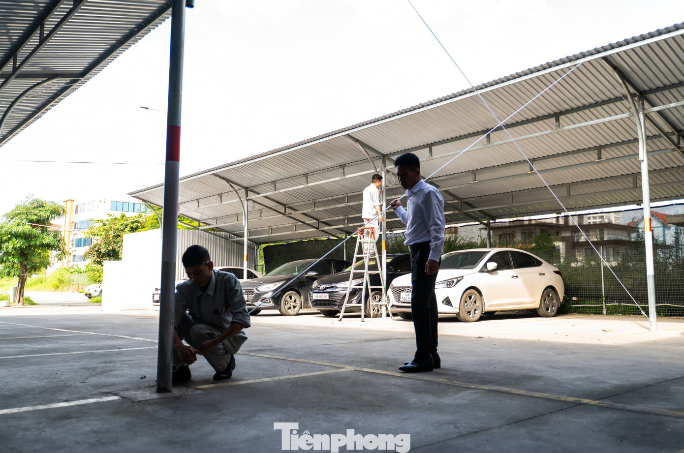 Khách sạn khu du lịch ở Quảng Ninh chèn cửa chống bão- Ảnh 16.