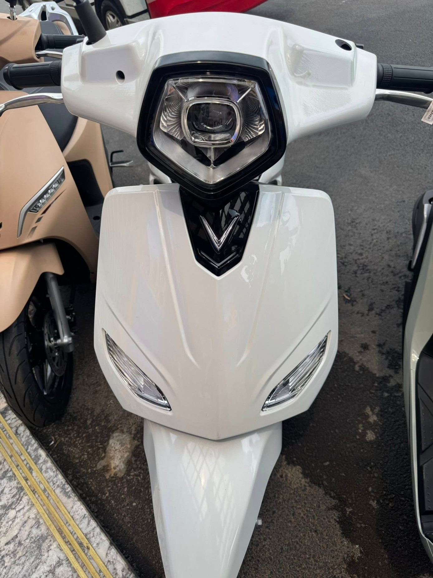 Xe máy điện mới nhất của VinFast lộ ảnh thực tế- Ảnh 1.