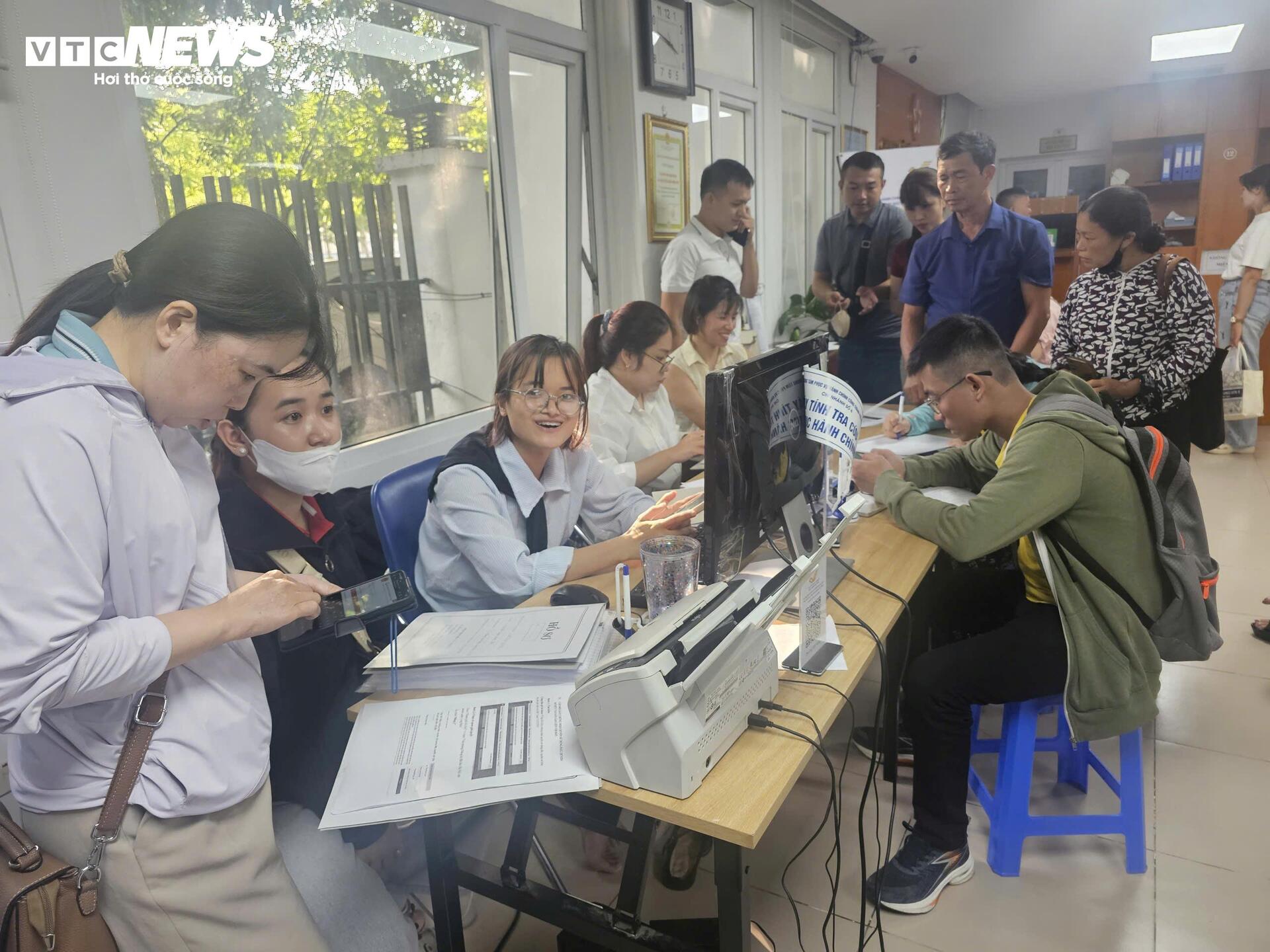 ‘Cò’ giăng lưới bủa vây, người mua nhà xã hội ‘dính’ bất cứ lúc nào- Ảnh 3.