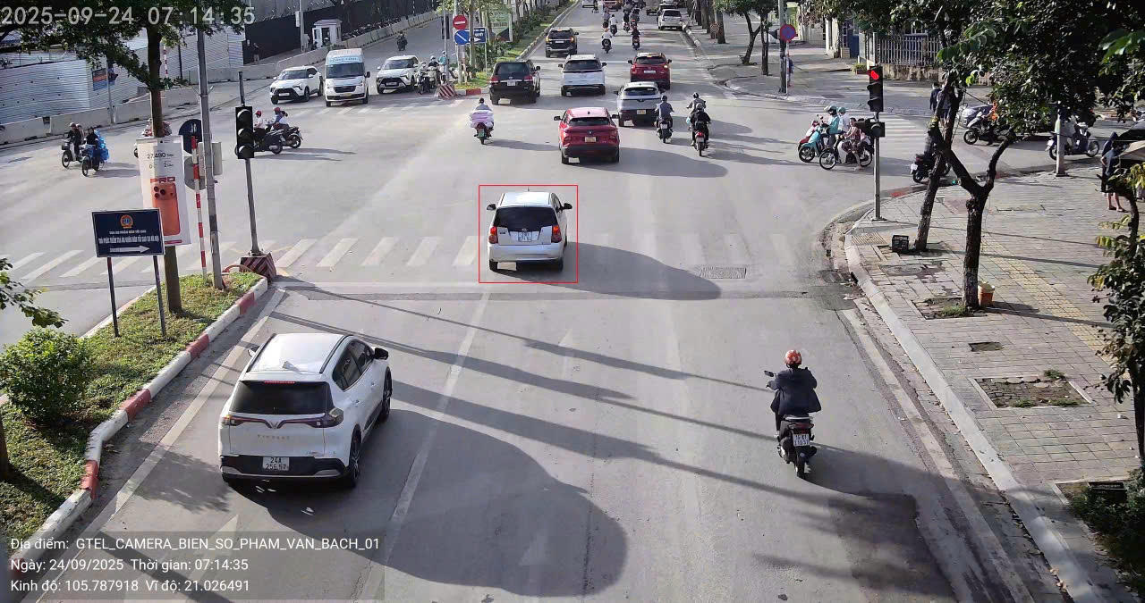 Camera AI ghi nhận hơn 1.400 trường hợp vượt đ&egrave;n đỏ trong 12 tiếng- Ảnh 2.