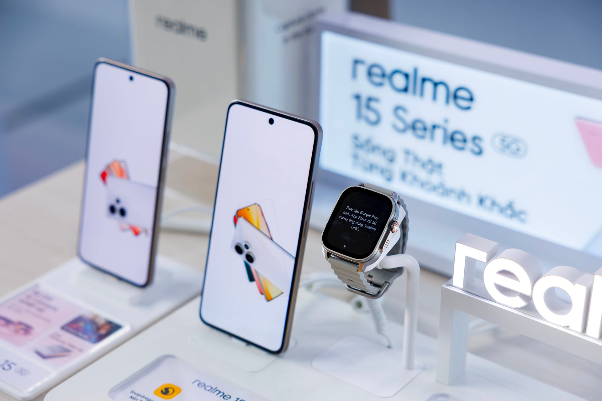 realme 15 Pro mới lên kệ ở Việt Nam: Pin "vô địch" 7.000 mAh, sạc nhanh 80W, không đối thủ trong tầm giá- Ảnh 3.