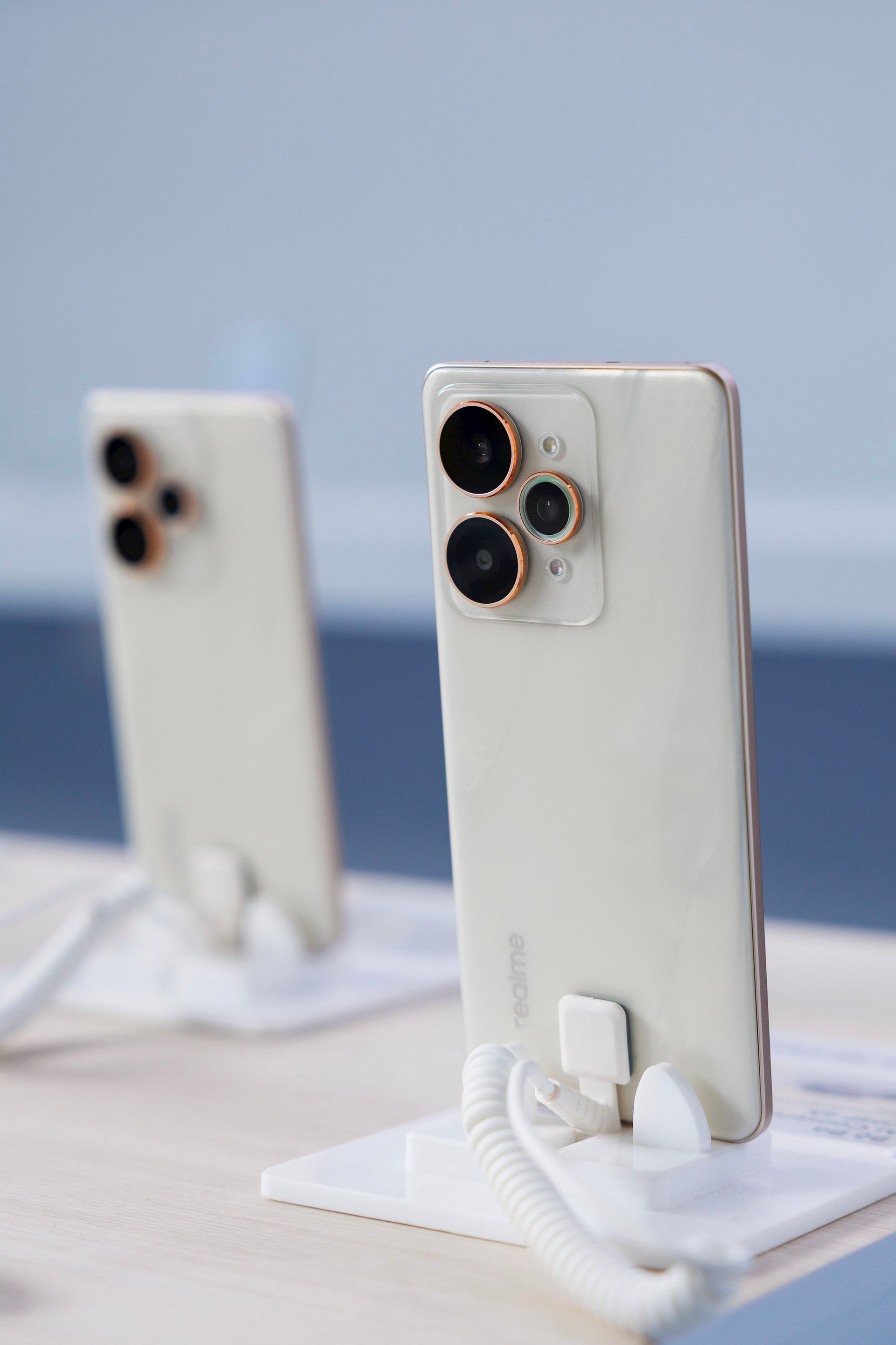 realme 15 Pro mới lên kệ ở Việt Nam: Pin "vô địch" 7.000 mAh, sạc nhanh 80W, không đối thủ trong tầm giá- Ảnh 2.