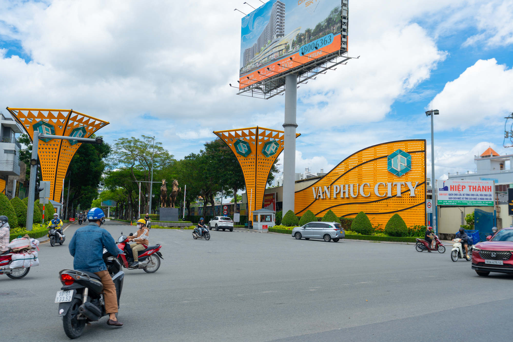 Toàn cảnh công trường nâng cầu lớn nhất Việt Nam: Huy động hơn 100 bộ kích thuỷ lực, nâng cầu 11.000 tấn, sai số dưới 1mm- Ảnh 11.