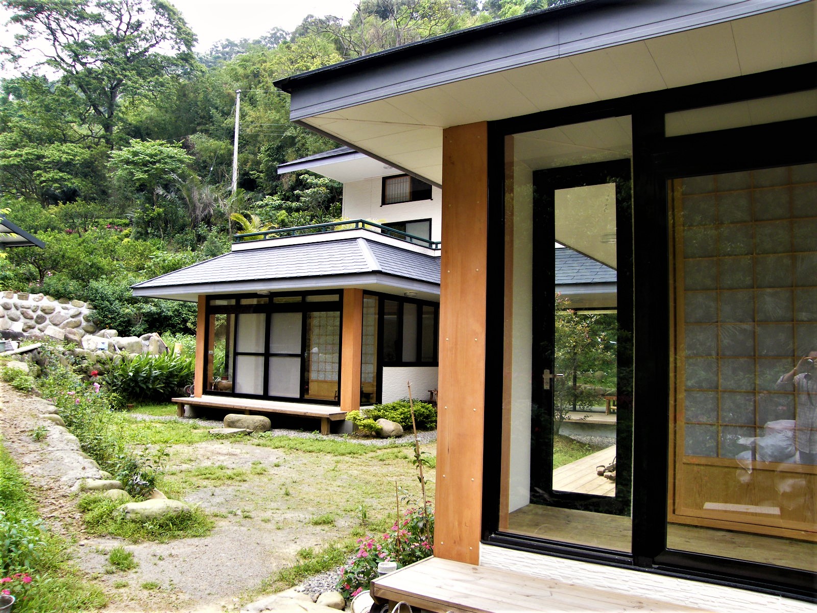 B&aacute;n chung cư lấy hơn 22 tỷ đồng mua nh&agrave; xa trung t&acirc;m 12km để vừa ở, vừa kinh doanh homestay, người đ&agrave;n &ocirc;ng thừa nhận: &ldquo;L&atilde;i đậm đấy nhưng cuộc sống vẫn bấp b&ecirc;nh&rdquo;- Ảnh 1.