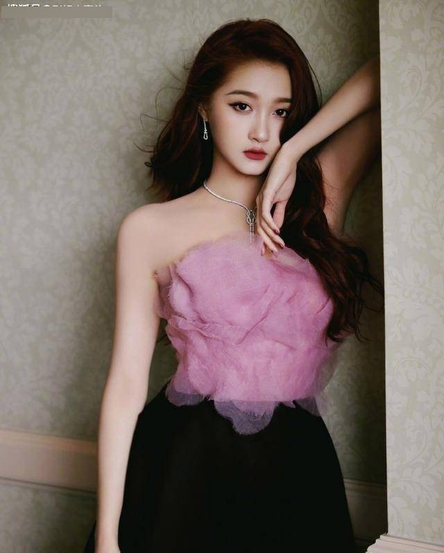 Làm ơn đừng đưa nước tẩy trang cho 5 mỹ nhân showbiz này kẻo lại thất vọng!- Ảnh 17. Làm ơn đừng đưa nước tẩy trang cho 5 mỹ nhân showbiz này kẻo lại thất vọng!- Ảnh 17.