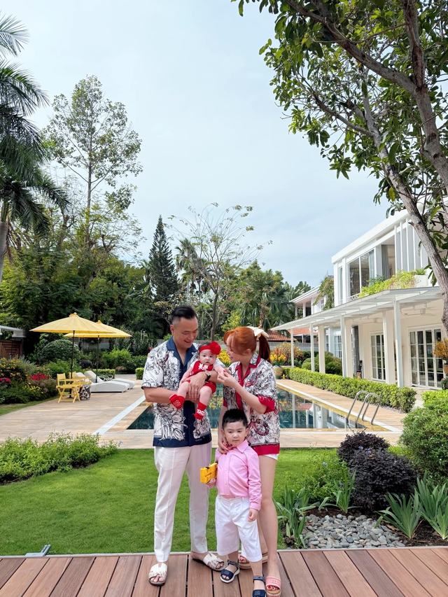 Nhan sắc vợ đại gia sinh 2 con cho nam nghệ sĩ là giám đốc bảo tàng- Ảnh 14.