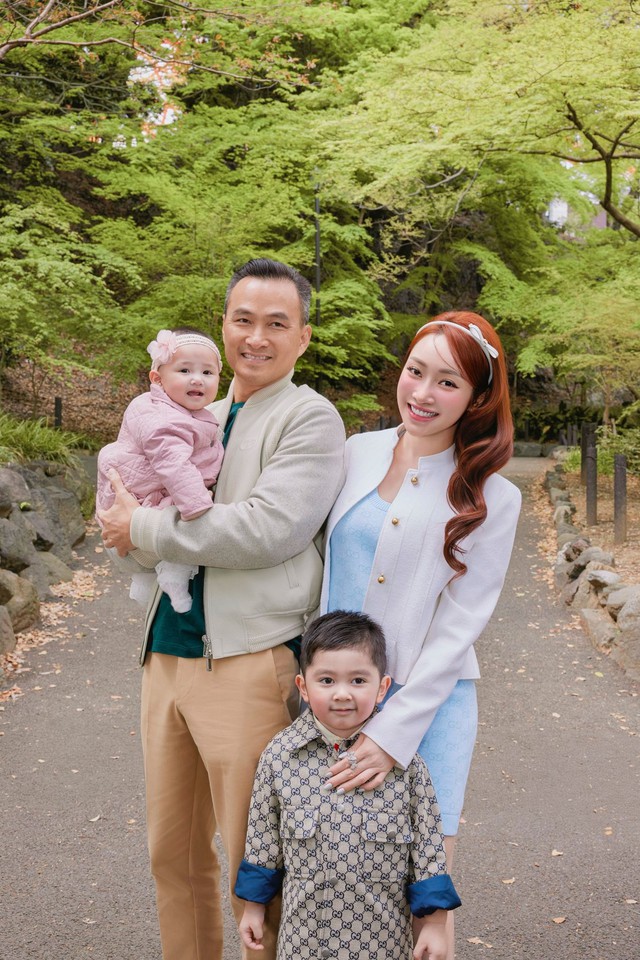 Nhan sắc vợ đại gia sinh 2 con cho nam nghệ sĩ là giám đốc bảo tàng- Ảnh 12.