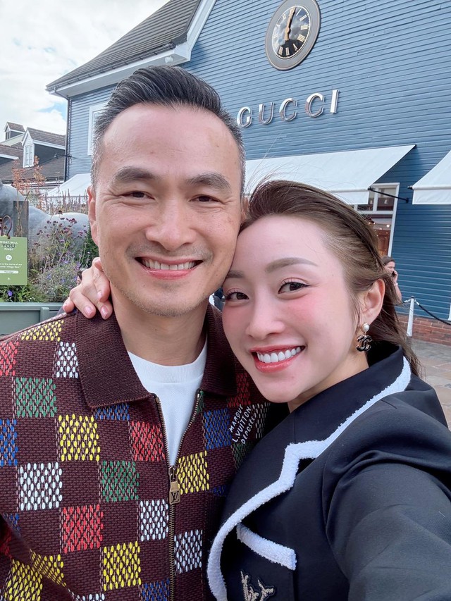 Nhan sắc vợ đại gia sinh 2 con cho nam nghệ sĩ là giám đốc bảo tàng- Ảnh 2.