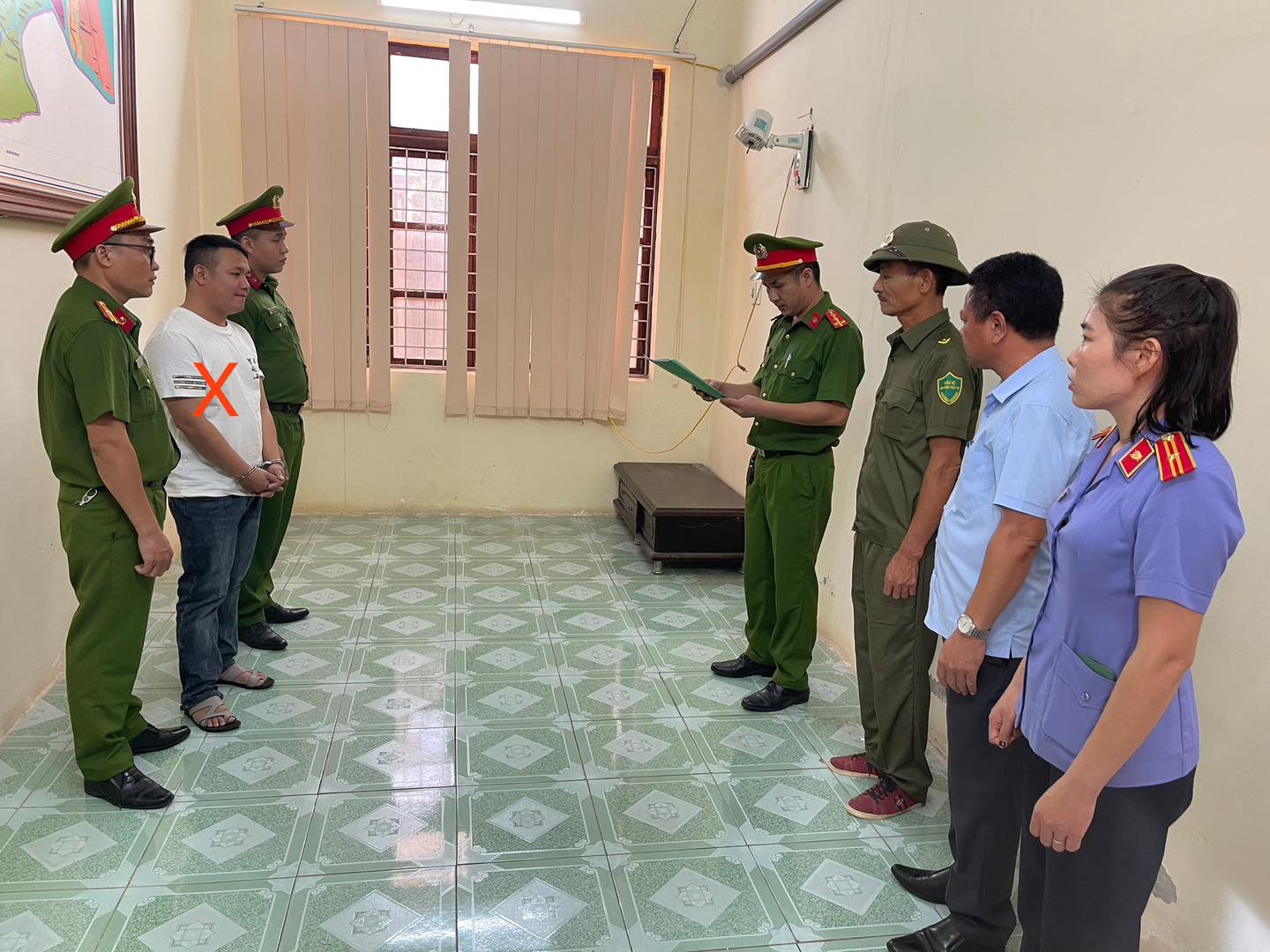 Khởi tố, bắt giam Lê Hoài Nam sau vụ ẩu đả ở "Bình Dân Quán 56"- Ảnh 1. Khởi tố, bắt giam Lê Hoài Nam sau vụ ẩu đả ở "Bình Dân Quán 56"- Ảnh 1.