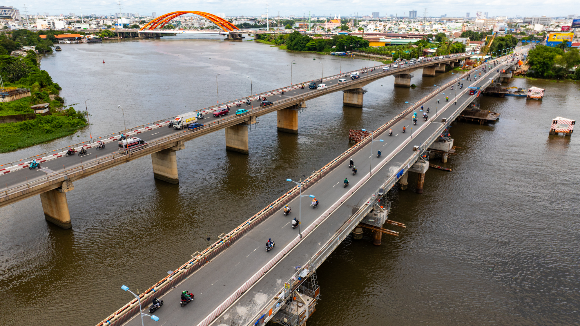Toàn cảnh công trường nâng cầu lớn nhất Việt Nam: Huy động hơn 100 bộ kích thuỷ lực, nâng cầu 11.000 tấn, sai số dưới 1mm- Ảnh 8.