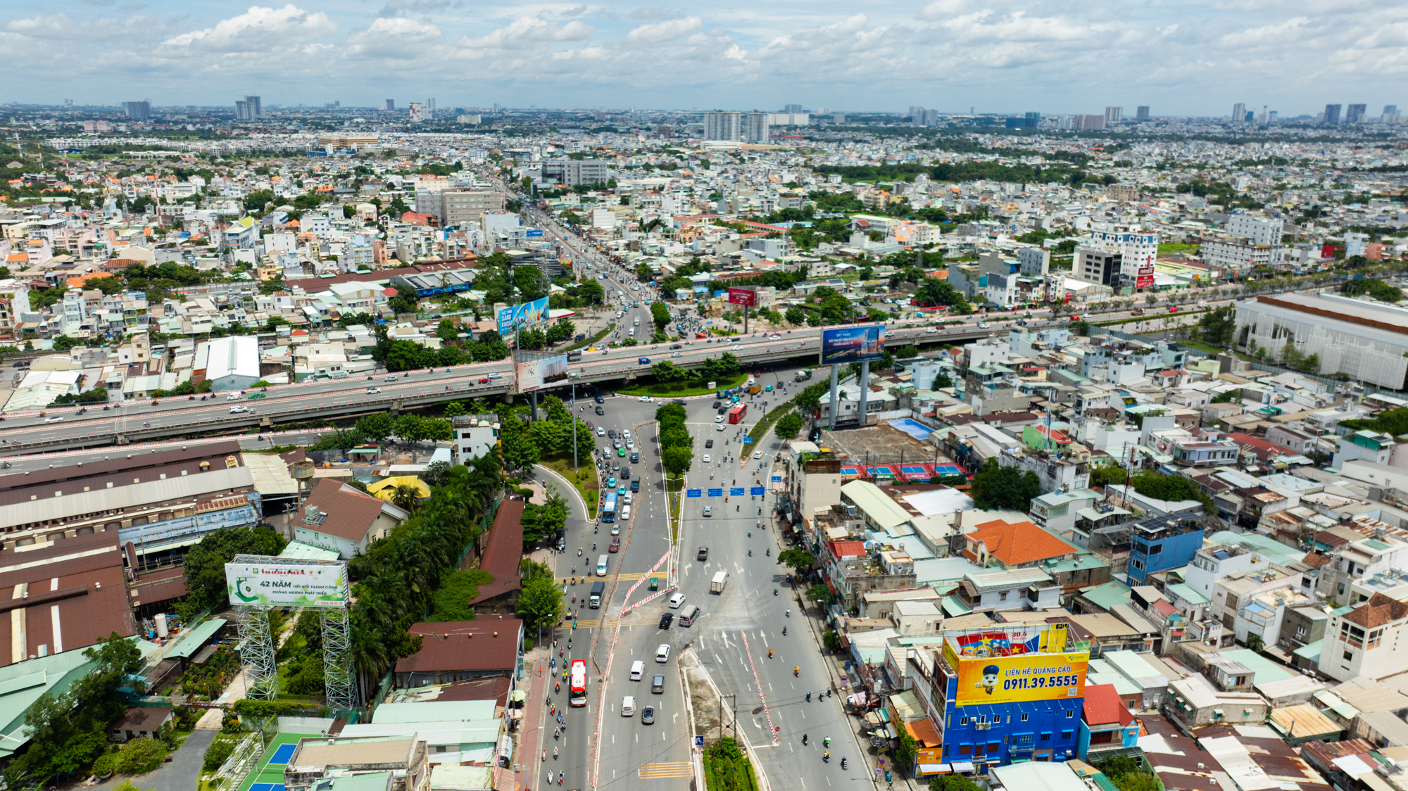 Toàn cảnh công trường nâng cầu lớn nhất Việt Nam: Huy động hơn 100 bộ kích thuỷ lực, nâng cầu 11.000 tấn, sai số dưới 1mm- Ảnh 10.